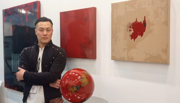 Kim Deok Han comes to India with Overlaid Series of lacquer paintings